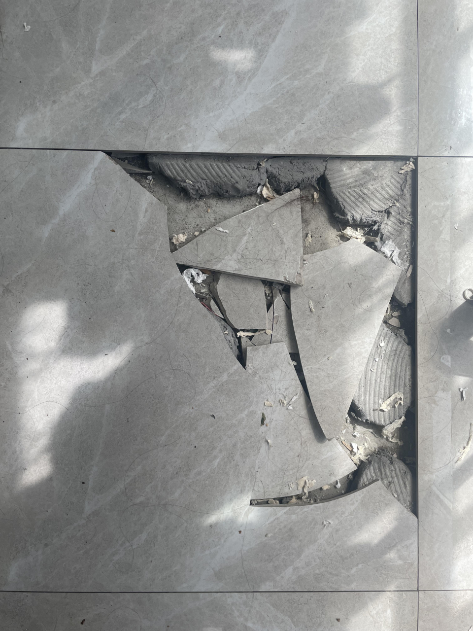 瓷砖坏一块怎么处理(瓷砖坏了一小块怎么办) 瓷砖坏一块怎么处理(瓷砖坏了一小块怎么办)